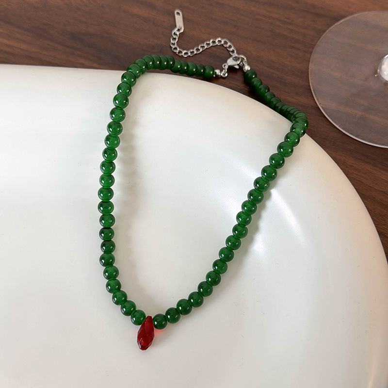 Vintage Fashion Faire - Vintage Green Beaded Necklace with Red